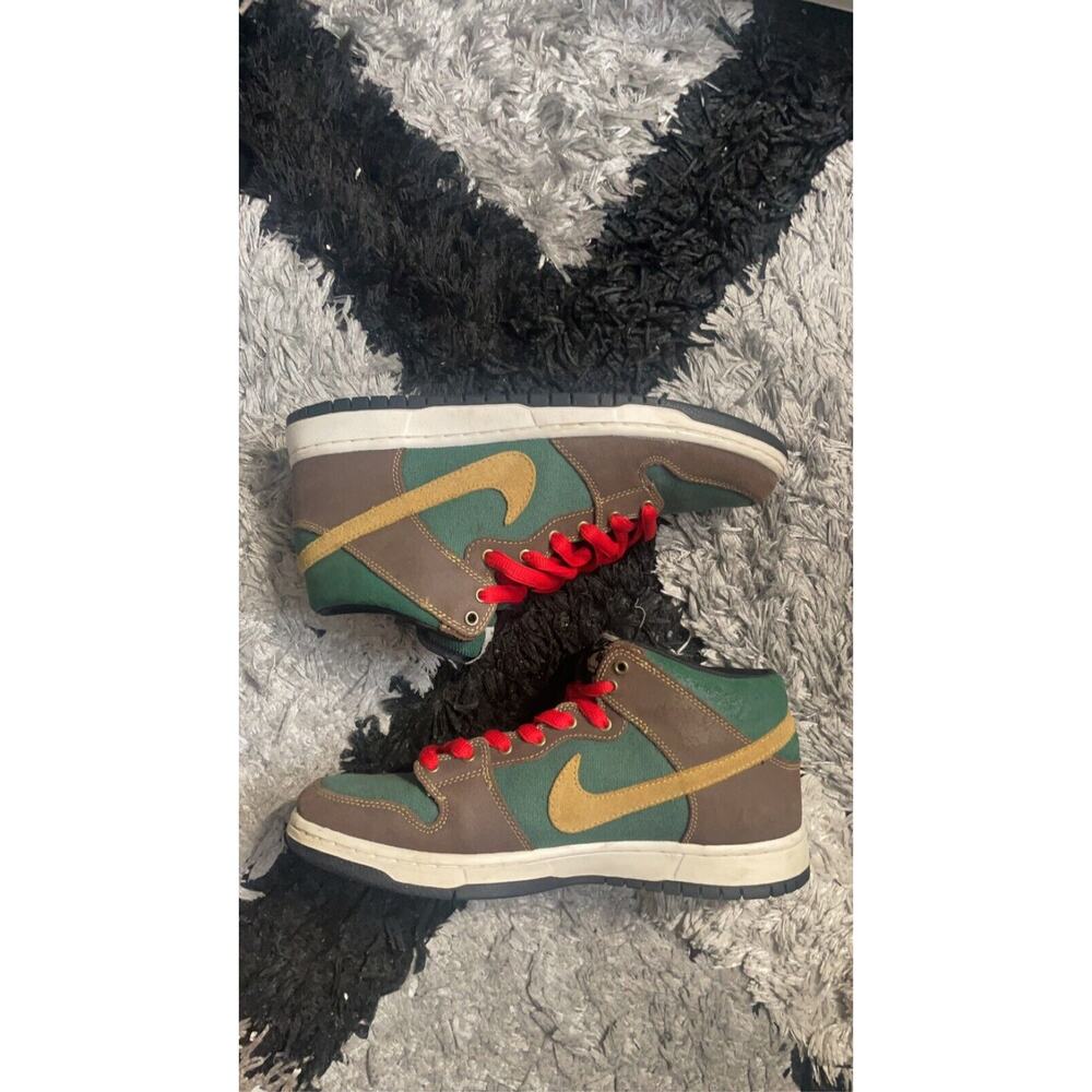 Size 9 - Nike SB Dunk Mid Pro Patagonia - Picture 2 of 5